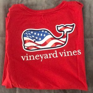vineyard vines t shirt